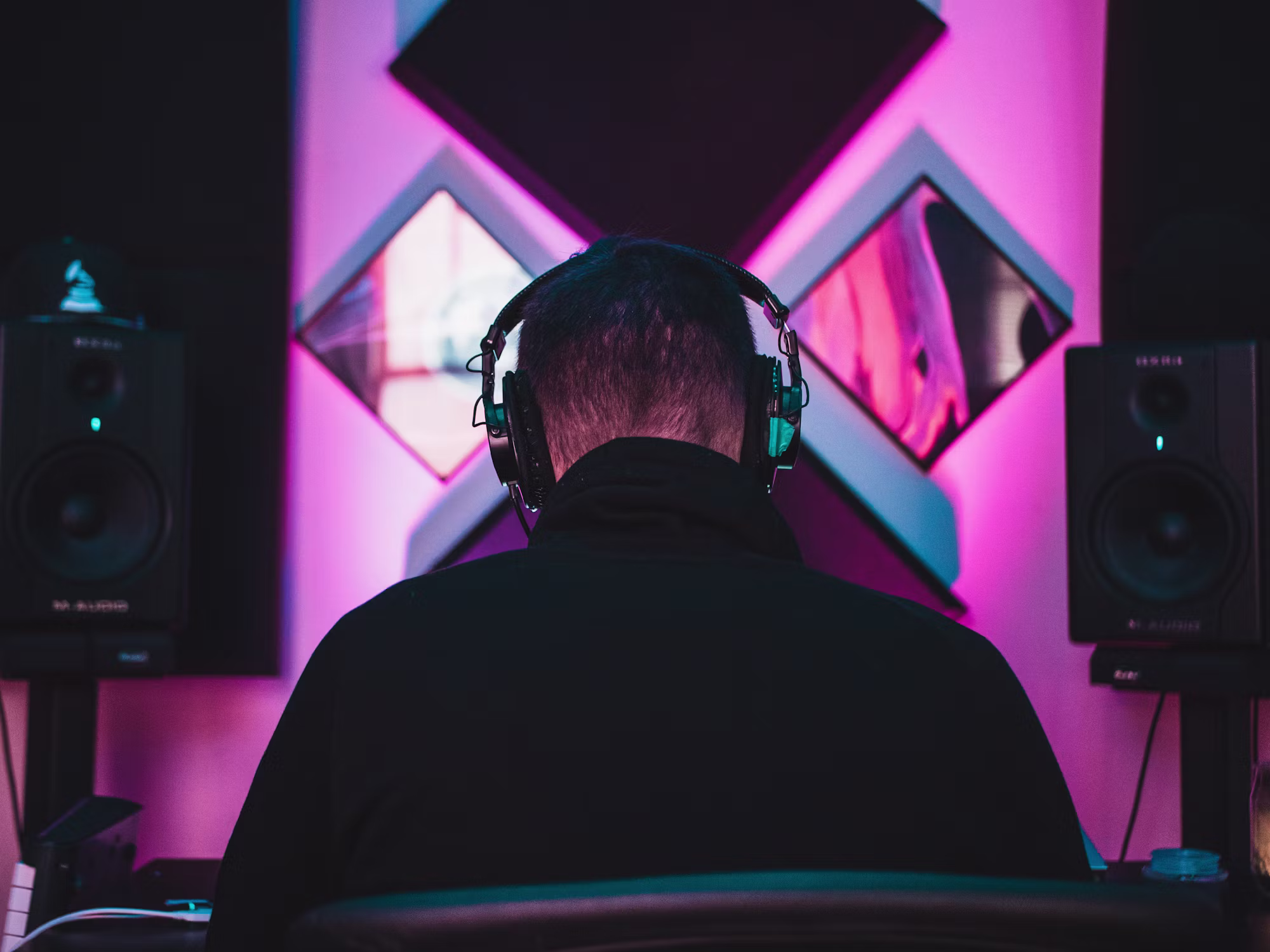 The Art of Music Production: Crafting Soundscapes for the Future